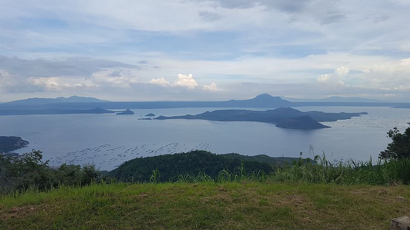 Lake Taal in Batangas<br />by Sophie Zelazny, [CC BY-SA 4.0]