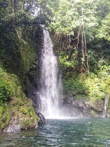 Malabsay Falls in Naga, Camarines Sur<br />by Biag arnel, [CC BY-SA 4.0]
